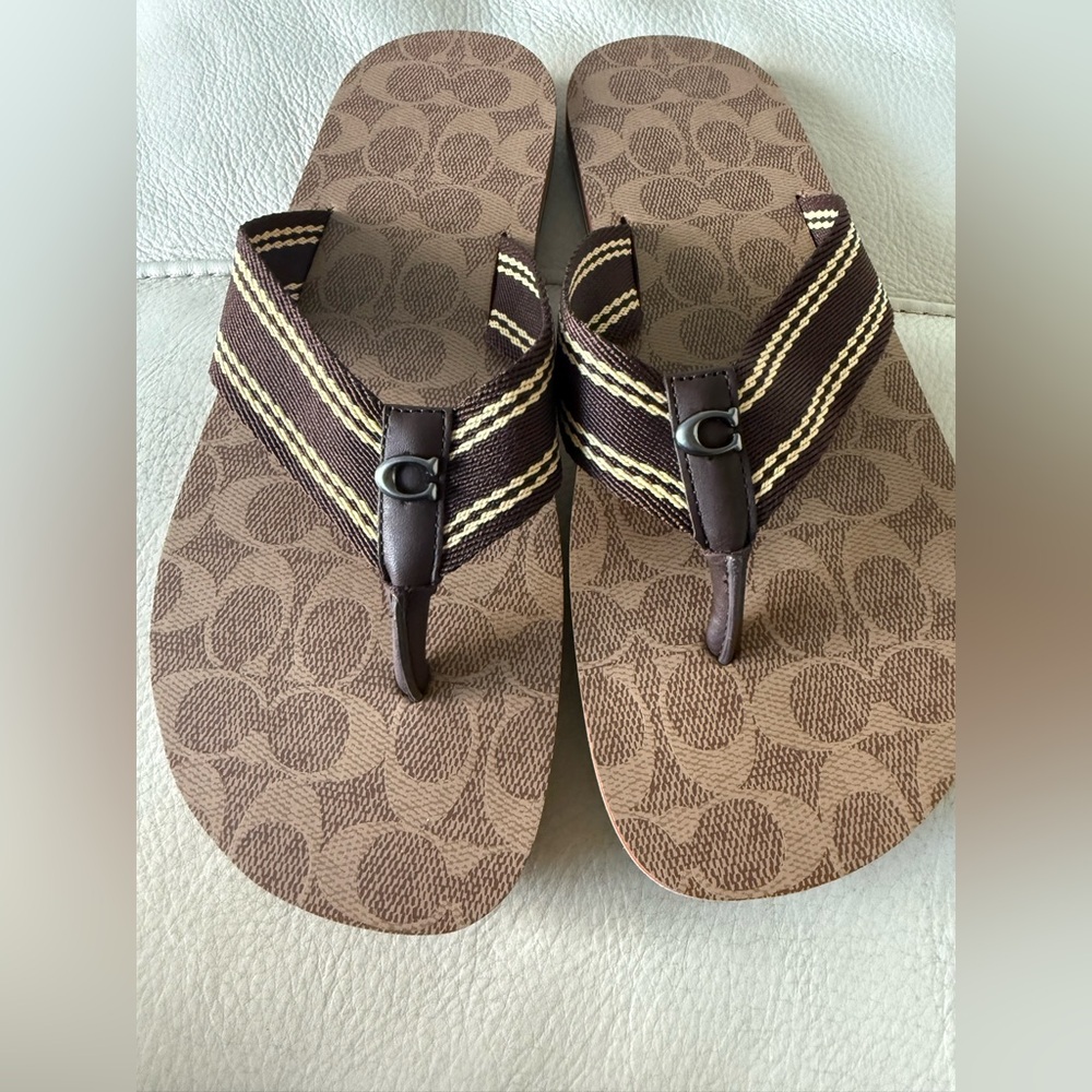 COACH Mens brand new Webbing Flip Flop Size 9, Tan Signature